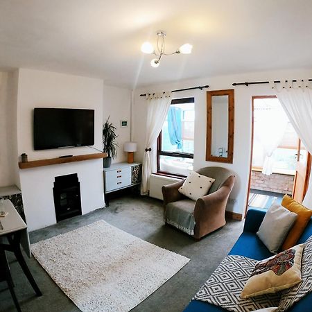 Baker'S Cottage, Urban Spa And Garden Bar Ившам Екстериор снимка