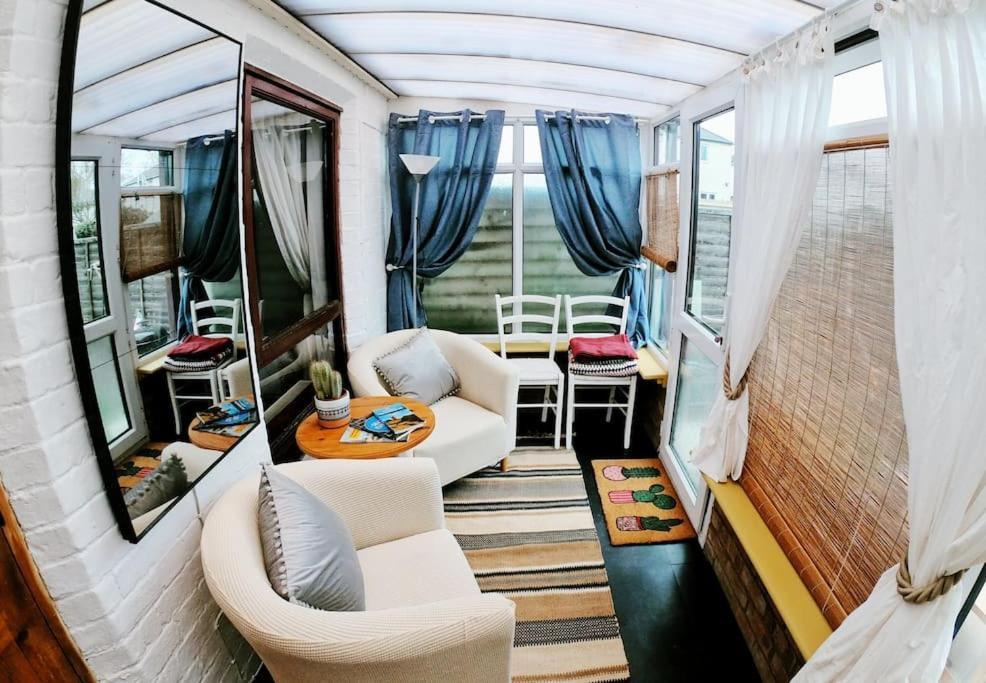 Baker'S Cottage, Urban Spa And Garden Bar Ившам Екстериор снимка