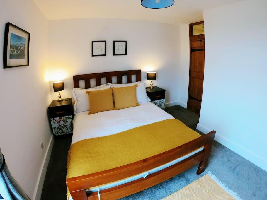 Baker'S Cottage, Urban Spa And Garden Bar Ившам Екстериор снимка