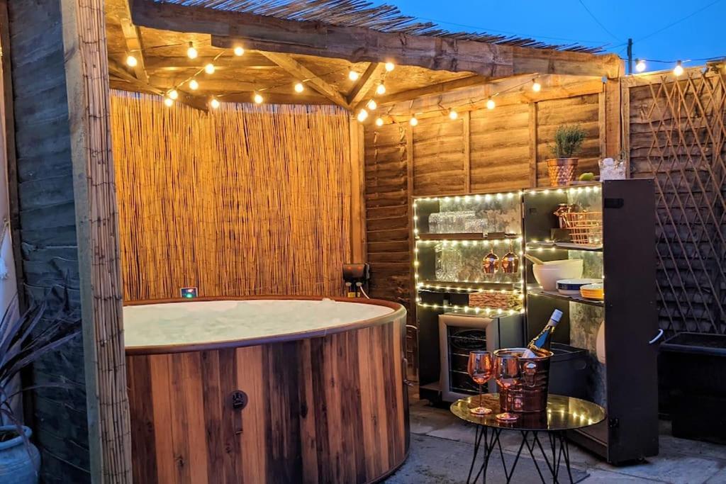 Baker'S Cottage, Urban Spa And Garden Bar Ившам Екстериор снимка