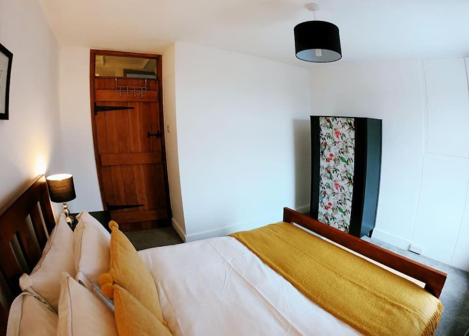 Baker'S Cottage, Urban Spa And Garden Bar Ившам Екстериор снимка