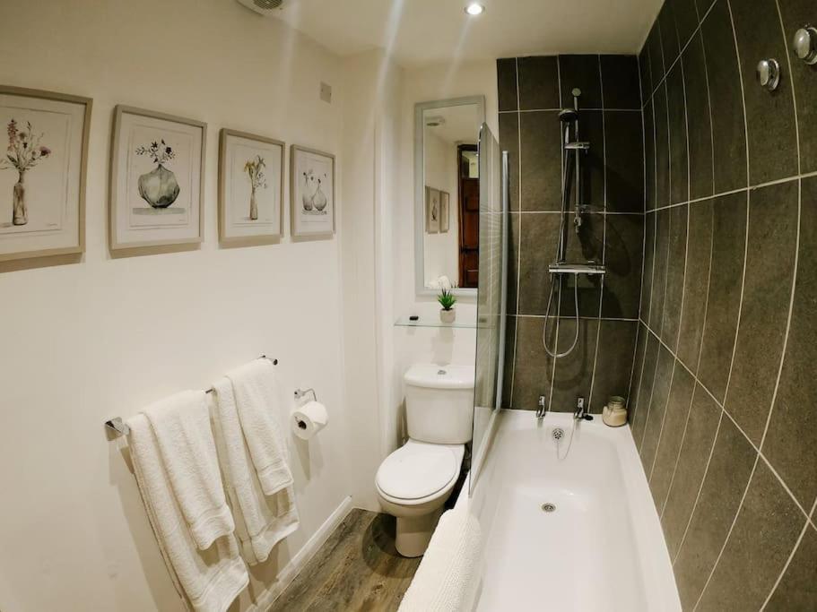Baker'S Cottage, Urban Spa And Garden Bar Ившам Екстериор снимка